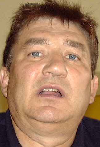 KrummnasenHoell